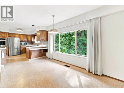 535 AILSA Avenue | Port Moody British Columbia | Slide Image Twelve