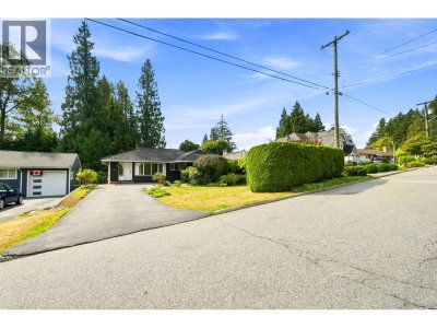 535 AILSA Avenue | Port Moody British Columbia | Slide Image Twenty-nine