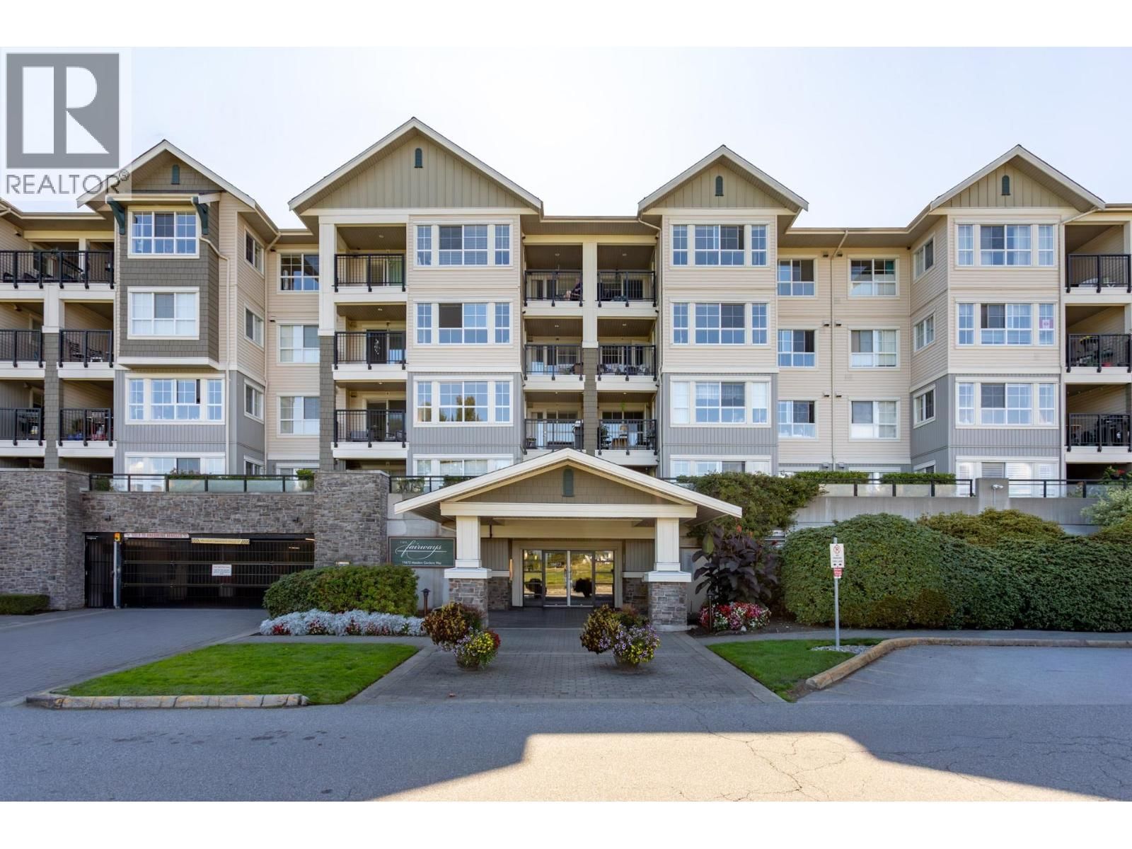 19673 MEADOW GARDENS Way, Pitt Meadows, British Columbia V3Y 0A1