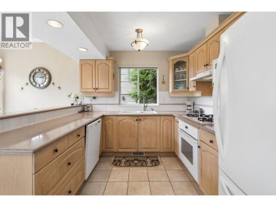 2979 PANORAMA Drive | Coquitlam British Columbia | Slide Image Twelve