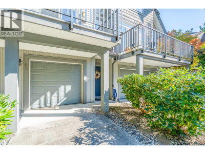 2200 PANORAMA Drive | Port Moody British Columbia | Slide Image Three