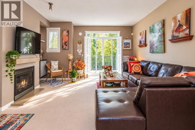 2200 PANORAMA Drive | Port Moody British Columbia | Slide Image Five