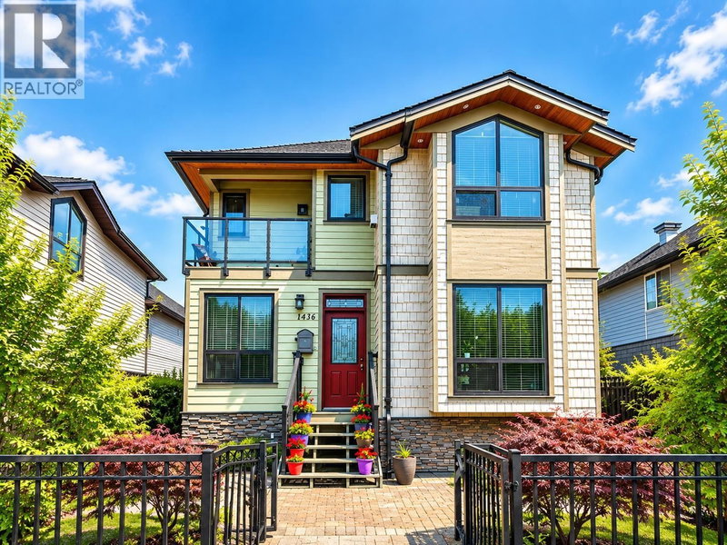 1436 BEWICKE Avenue North Vancouver British Columbia, V7M 3B8 - 4 Bedrooms Condo For Sale