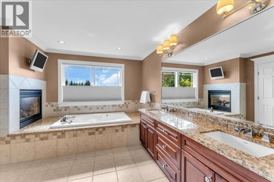 1583 PARKWAY Boulevard | Coquitlam British Columbia | Slide Image Twenty