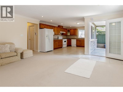 1583 PARKWAY Boulevard | Coquitlam British Columbia | Slide Image Thirty-one