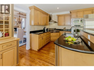 1583 PARKWAY Boulevard | Coquitlam British Columbia | Slide Image Seven