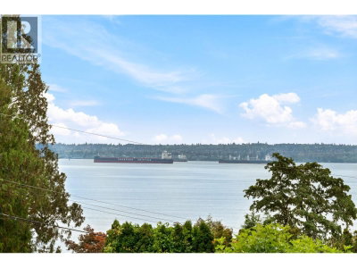 2820 MARINE Drive | West Vancouver British Columbia | Slide Image Nine