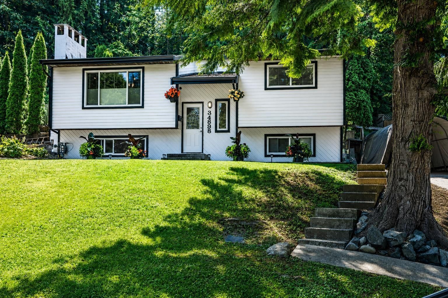 34898 LABURNUM Avenue, Abbotsford, British Columbia V2S 5J4
