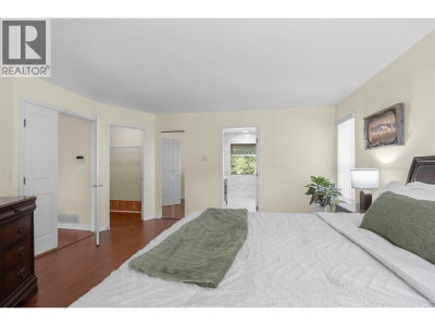 57 FOXWOOD Drive | Port Moody British Columbia | Slide Image Sixteen