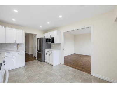 32691 GARIBALDI Drive | Abbotsford British Columbia | Slide Image Ten