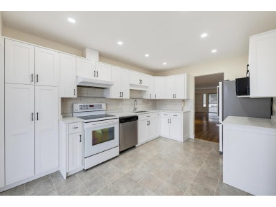 32691 GARIBALDI Drive | Abbotsford British Columbia | Slide Image Nine