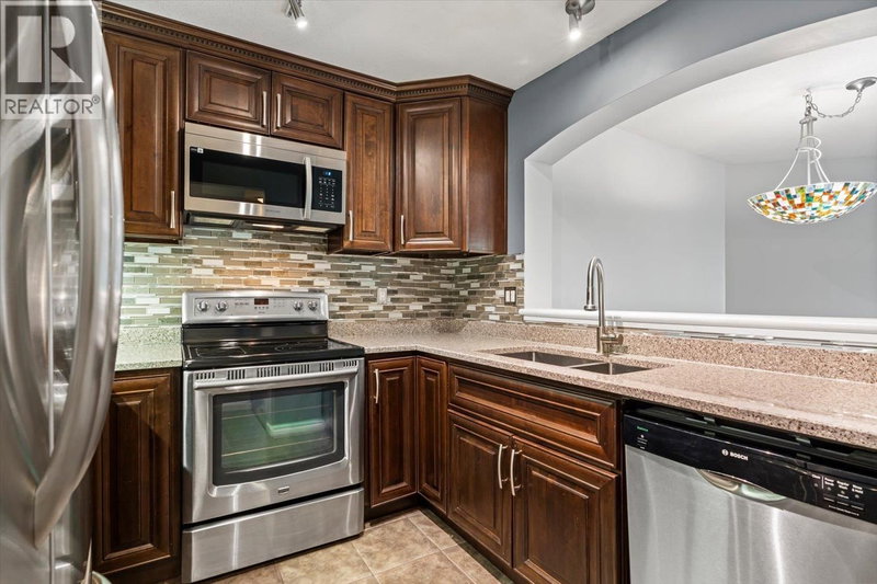 1242 TOWN CENTRE Boulevard Coquitlam British Columbia, V3B 7R6 - 1 Bedroom Condo For Sale
