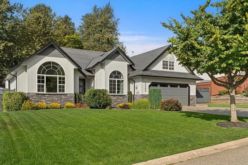 46489 EDGEMONT Place Chilliwack British Columbia, V2R 3Y6 - 3 Bedrooms Home For Sale
