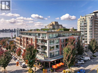 105 2ND Street | North Vancouver British Columbia | Slide Image One