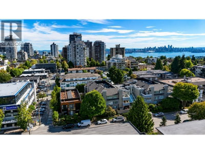 125 18TH Street | North Vancouver British Columbia | Slide Image Twenty-nine