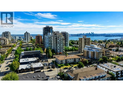 125 18TH Street | North Vancouver British Columbia | Slide Image Thirty