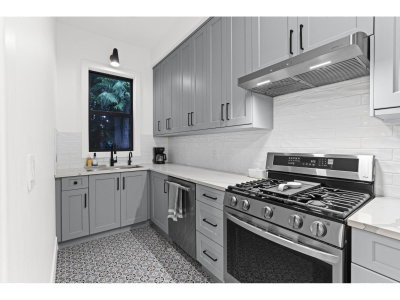 13026 16 Avenue | Surrey British Columbia | Slide Image Ten