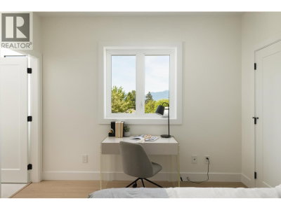 6525 DUFFERIN Avenue | Burnaby British Columbia | Slide Image Nineteen