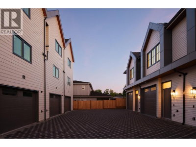 6525 DUFFERIN Avenue | Burnaby British Columbia | Slide Image Twenty-four