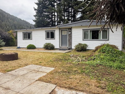 411 EMERALD Avenue | Harrison Hot Springs British Columbia | Slide Image One