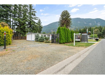411 EMERALD Avenue | Harrison Hot Springs British Columbia | Slide Image Thirty