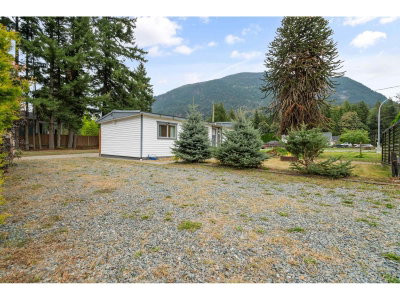 411 EMERALD Avenue | Harrison Hot Springs British Columbia | Slide Image Thirty-one