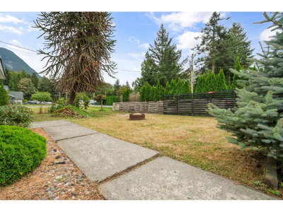 411 EMERALD Avenue | Harrison Hot Springs British Columbia | Slide Image Thirty-two