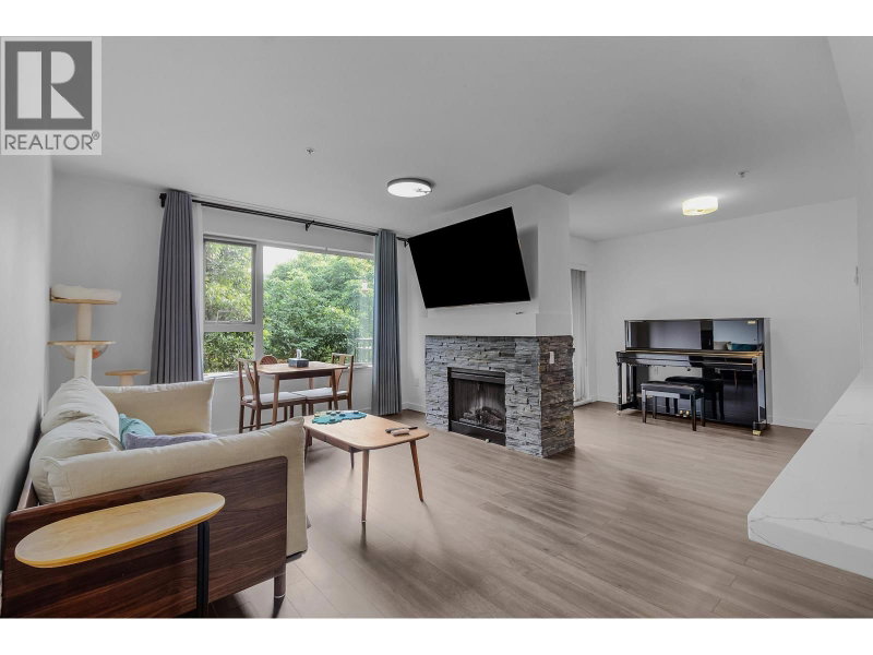 200 KLAHANIE Drive Port Moody British Columbia, V3H 5K7 - 1 Bedroom Condo For Sale