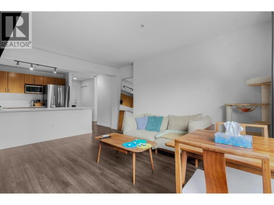 200 KLAHANIE Drive | Port Moody British Columbia | Slide Image Two