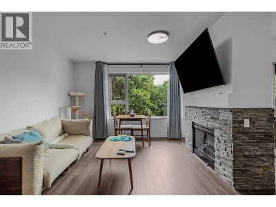 200 KLAHANIE Drive | Port Moody British Columbia | Slide Image Four