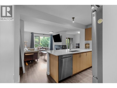 200 KLAHANIE Drive | Port Moody British Columbia | Slide Image Five