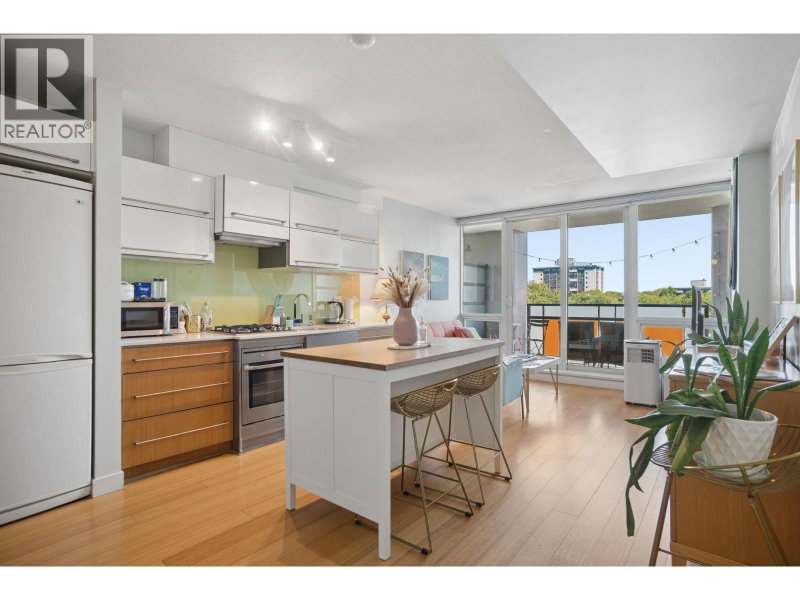 718 MAIN Street Vancouver British Columbia, V6A 0B1 - 1 Bedroom Condo For Sale