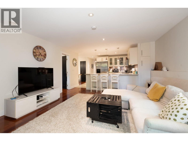 1931 7TH Avenue Vancouver British Columbia, V5N 1S3 - 4 Bedrooms Condo For Sale