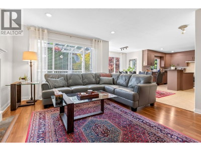 2020 PARKWAY Boulevard | Coquitlam British Columbia | Slide Image Eighteen