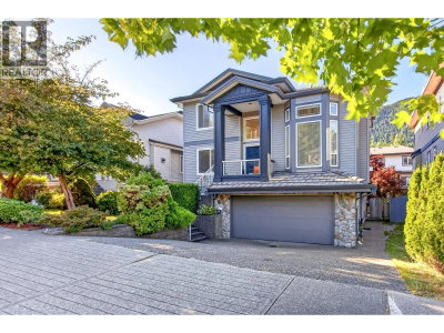 2020 PARKWAY Boulevard | Coquitlam British Columbia | Slide Image Two