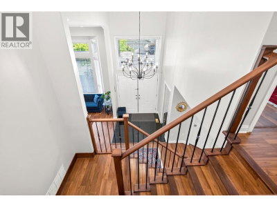 2020 PARKWAY Boulevard | Coquitlam British Columbia | Slide Image Five