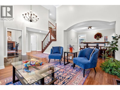 2020 PARKWAY Boulevard | Coquitlam British Columbia | Slide Image Eight
