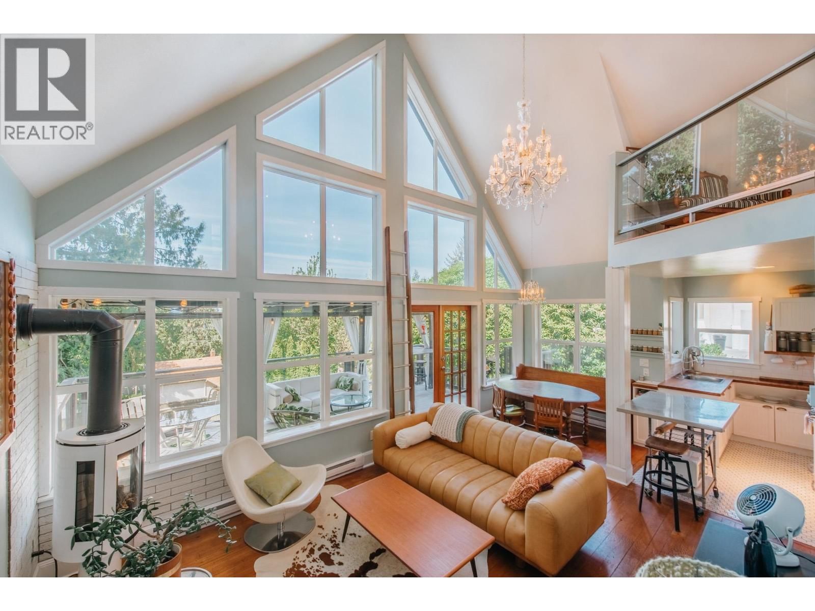 4981 GEER Road, Sechelt, British Columbia V7Z 0B9