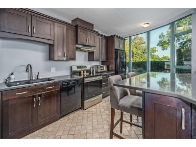 32330 SOUTH FRASER Way | Abbotsford British Columbia | Slide Image Thirteen