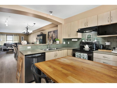 6747 203 Street | Langley British Columbia | Slide Image Four