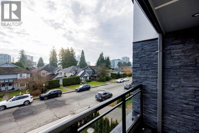 254 18TH Street | North Vancouver British Columbia | Slide Image Twenty-eight