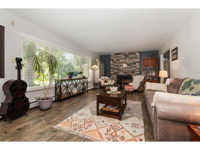 624 MOUNTAIN VIEW Road | Cultus Lake British Columbia | Slide Image Fifteen