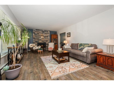 624 MOUNTAIN VIEW Road | Cultus Lake British Columbia | Slide Image Sixteen
