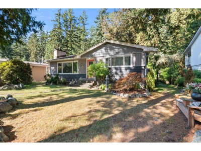 624 MOUNTAIN VIEW Road | Cultus Lake British Columbia | Slide Image Two