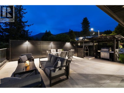 255 SANDRINGHAM Crescent | North Vancouver British Columbia | Slide Image Nineteen