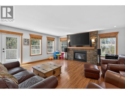 25700 116 Avenue | Maple Ridge British Columbia | Slide Image Six