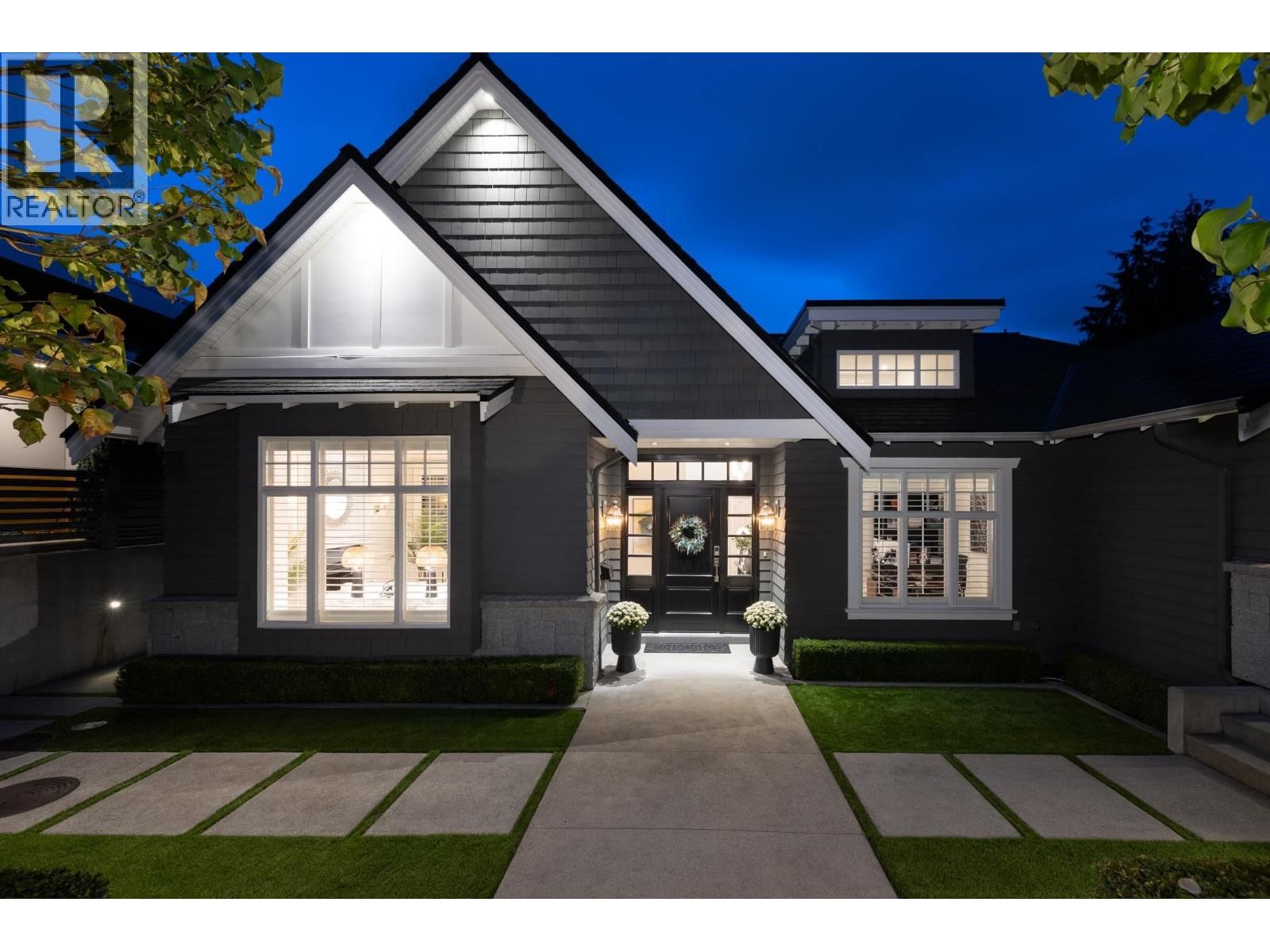 977 MELBOURNE Avenue, North Vancouver, British Columbia V7R 1P1