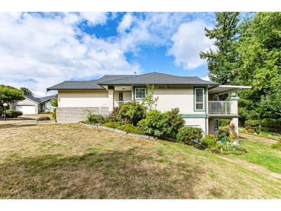 32777 CHILCOTIN Drive | Abbotsford British Columbia | Slide Image Three