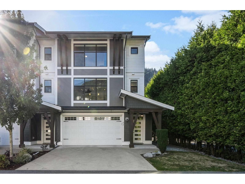 386 PINE Avenue Harrison Hot Springs British Columbia, V0M 1K0 - 3 Bedrooms Condo For Sale