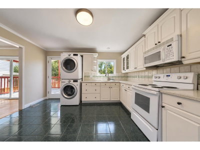 14490 106A Avenue | Surrey British Columbia | Slide Image Nine